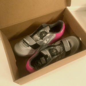 Pearl Izumi W Elite Road v5 | Biking Shoes | Women’s US Size 6